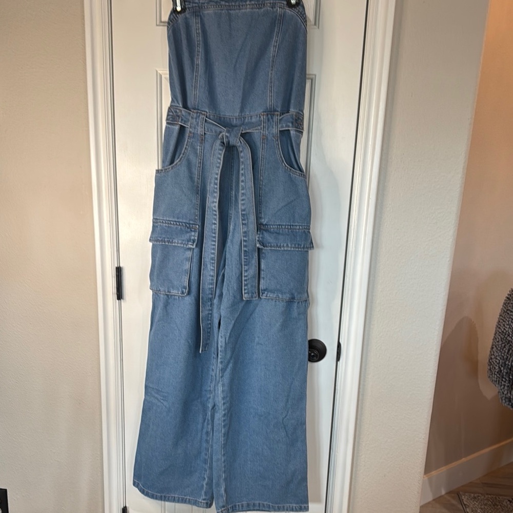 Sincerely Jules Denim Strapless belted, cargo wide leg with Pockets. Size XL